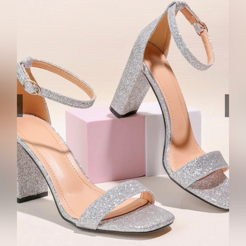 NWOT Forever JOSINA Size 7.5 Silver Glitter Block Heel Dress Shoes